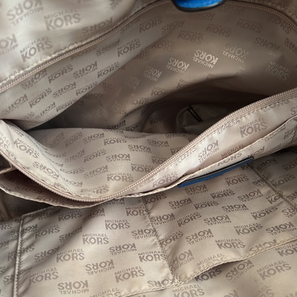 Great Condition Blue Michael Micheal Kors tote - Picture 7 of 10